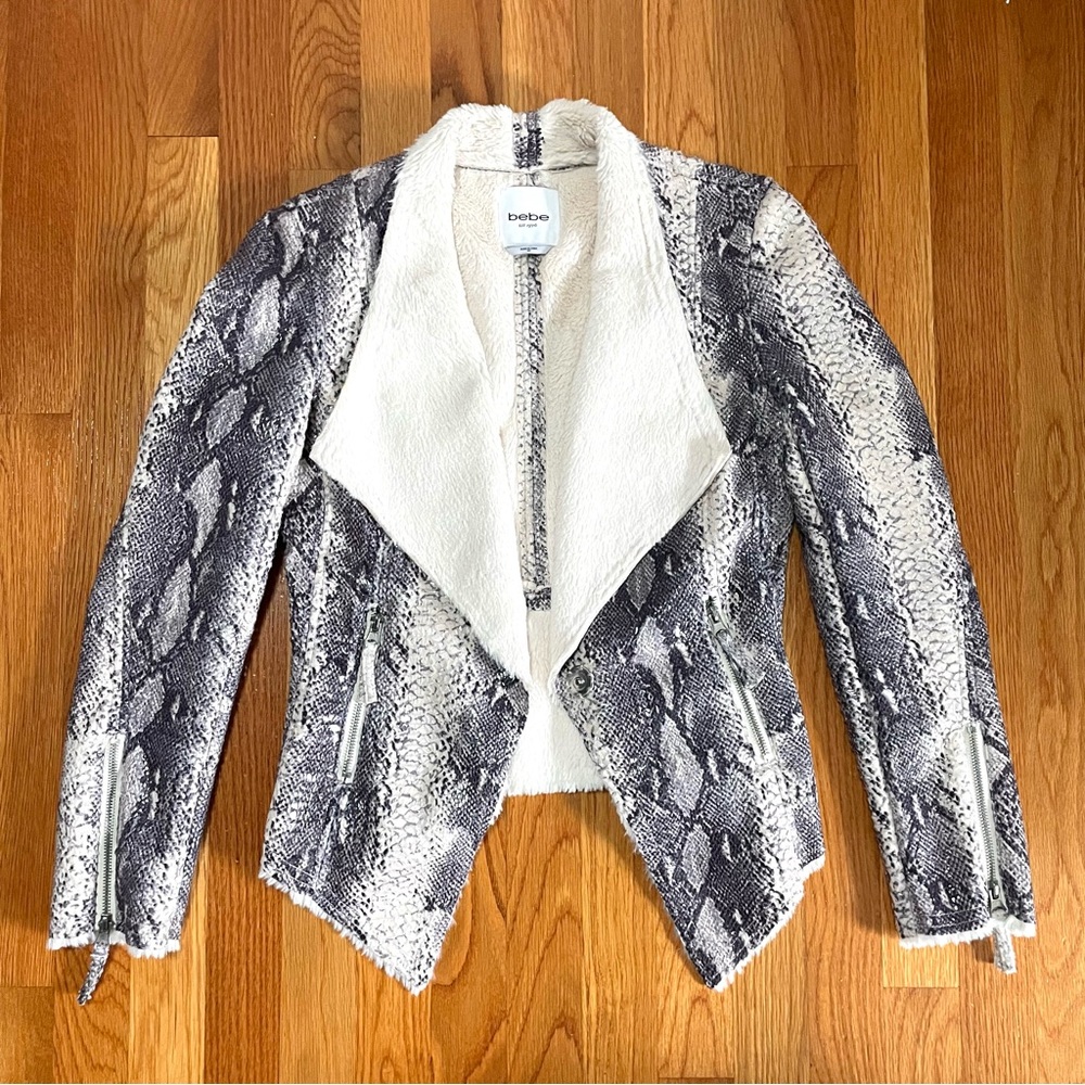 BEBE Snakeskin Print & Sherpa Moto Jacket Faux Fur Warm Stylish Coat